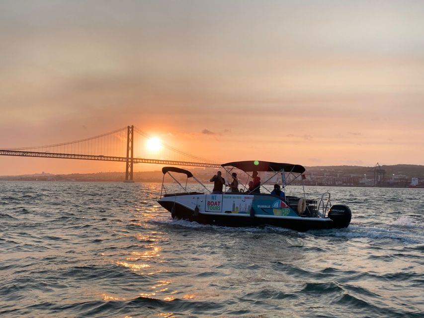 Lisbon: Boat Tour with Champagne - Stop-by-stop: what to watch for along the Tagus
