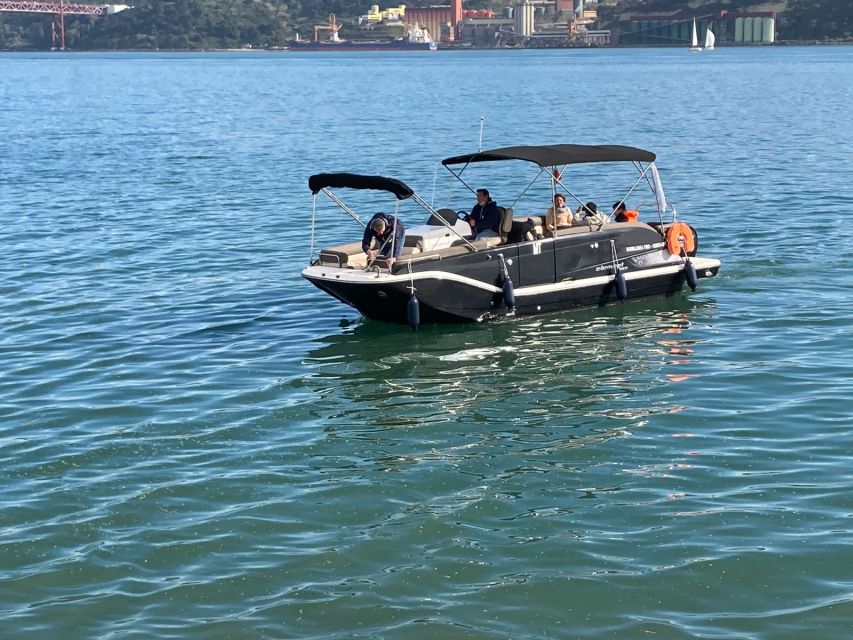 Lisbon: Boat Tour with Champagne - Who this boat tour is best for