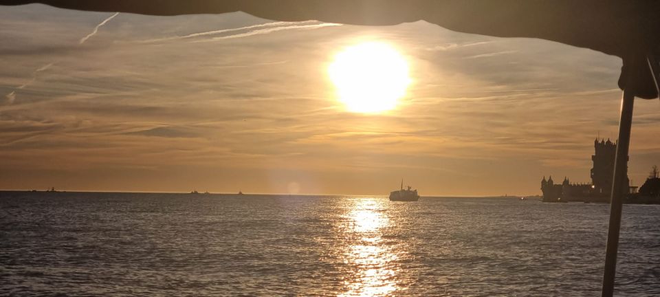 Lisbon: Boat Tour with Champagne - Where to meet: Belém marina near the Discoveries monument