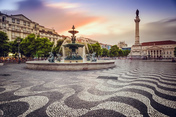 Lisbon by Night Tour: Fado Show and Dinner with Pick-up - Why this Fado dinner-show tour works at night in Lisbon