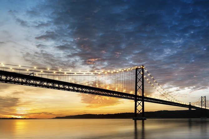 Lisbon by Night Tour: Fado Show and Dinner with Pick-up - What to wear and bring for Lisbon’s steep streets and warm rooms