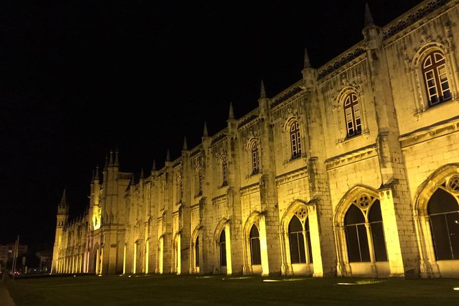 "Lisbon by Night" up to 6 people, private tour - Price and value: is $69.04 per person a good deal?
