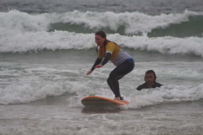 Lisbon-Cascais: Surf Local Experience - What happens in your 2-hour session: warm-up, theory, then waves