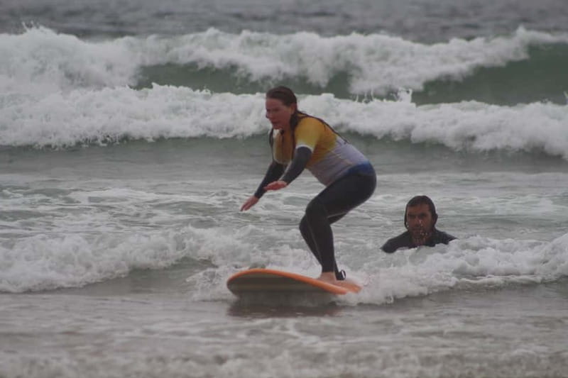 Lisbon-Cascais: Surf Local Experience - What happens in your 2-hour session: warm-up, theory, then waves