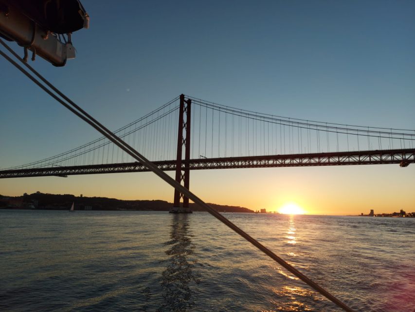 Lisbon: Catamaran Cruise with Drinks & Pastel de Nata - Morning, afternoon, or sunset: which departure makes sense for you