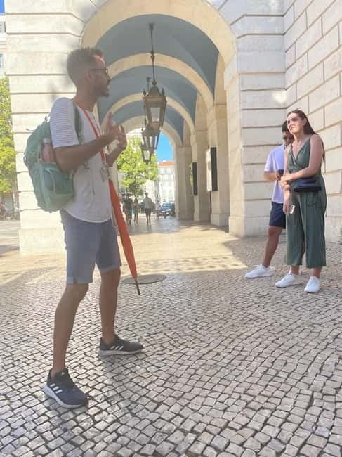 Lisbon: City Highlights Guided Walking Tour - Starting at Praça do Comércio: your orientation point