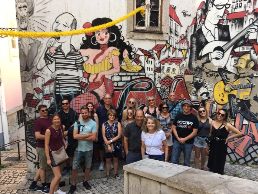 Lisbon: City Sightseeing Private Tour with Guide - Santa Justa Elevator area and São Pedro de Alcântara for photos