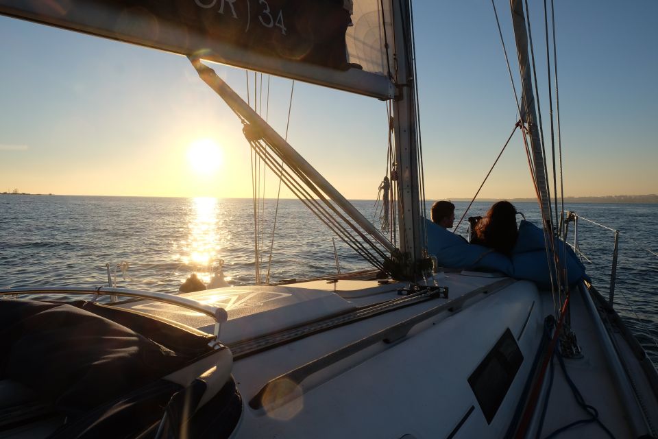 Lisbon: City Skyline Sailboat Cruise with Drink and Snacks - Praça do Comércio to the old neighborhoods: the river view that changes everything