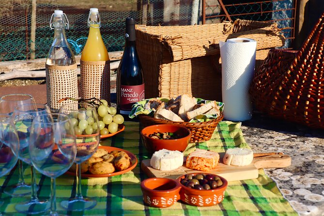 Lisbon Countryside Food Tour on a Vintage Car - Meet Diogo and Rita: the human side of the route