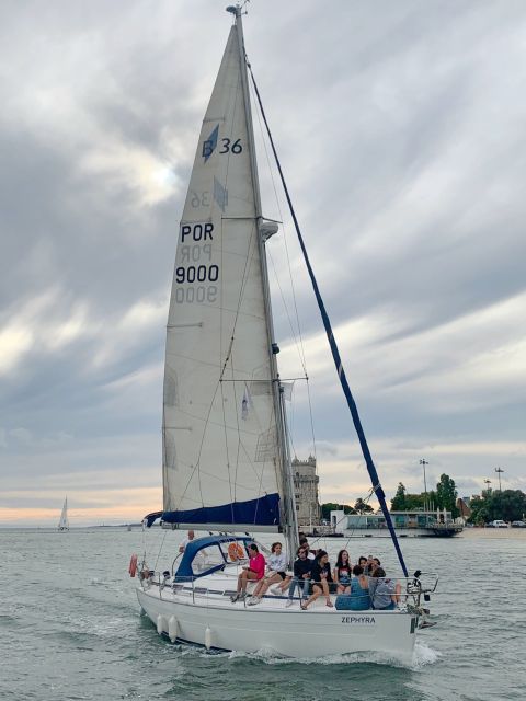 Lisbon: Day and Sunset Tour on the Tagus River - Almada: a quick shift in perspective across the river