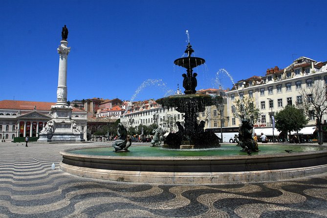 Lisbon Day Trip from the Algarve - Alfama: Roman and Moorish influences, plus the climb to São Jorge
