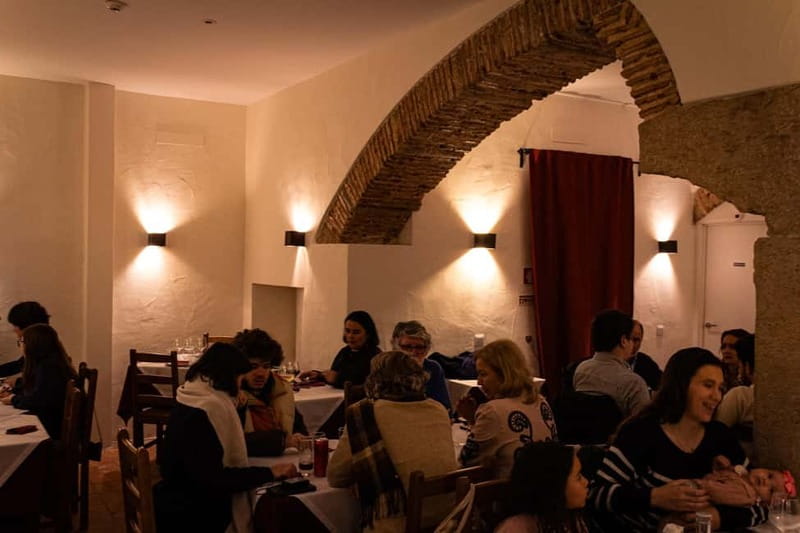 Lisbon: Dinner with Rising Stars of Fado at Canto do Poeta - The dinner: traditional Portuguese food, served like an evening meal
