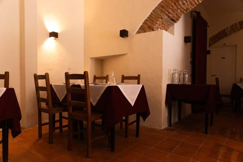 Lisbon: Dinner with Rising Stars of Fado at Canto do Poeta - Should you book Canto do Poeta’s Rising Stars of Fado dinner?