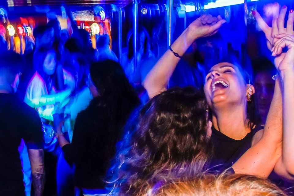 Lisbon: Disco Night Cruise with DJ and Open Bar - Disco on the Tagus: what makes this 2-hour cruise fun