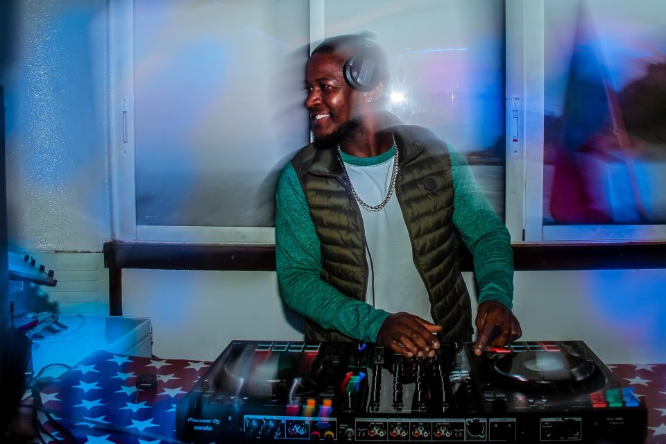Lisbon: Disco Night Cruise with DJ and Open Bar - Where to meet at Estação Fluvial Sul e Sueste (so you don’t waste your night)