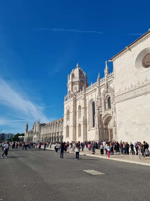 Lisbon: E-Bike Adventure to Belém with Pastel Tasting - From Praça do Comércio to Cais do Sodré: Getting Your Bearings Fast