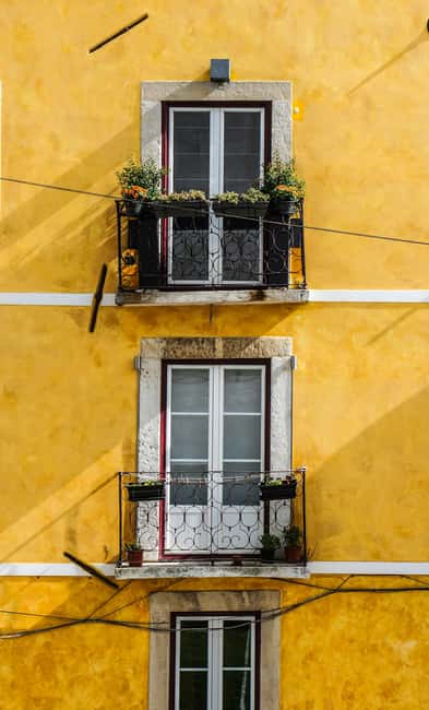 Lisbon: E-Bike Adventure to Belém with Pastel Tasting - Guides, Small Groups, and What You’ll Learn Along the Way