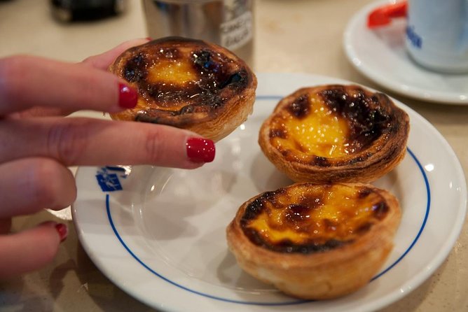 Lisbon E-Bike Guided Food Tour with Five Food Tastings - Traffic, helmets, and comfort rules you should read first