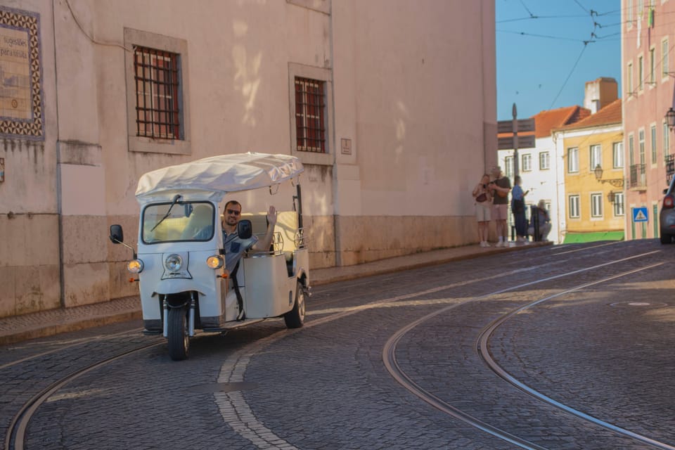 Lisbon: Early Morning TukTuk Tour - hotel/cruise ship pickup - The Guide Factor: Why Storytelling Changes the Value