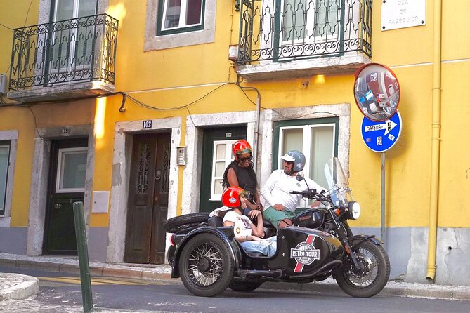 Lisbon El Cristo-Rei - Private Vintage Sidecar Tour - Casa da Cerca: a coffee break with a view framed by umbrella pines