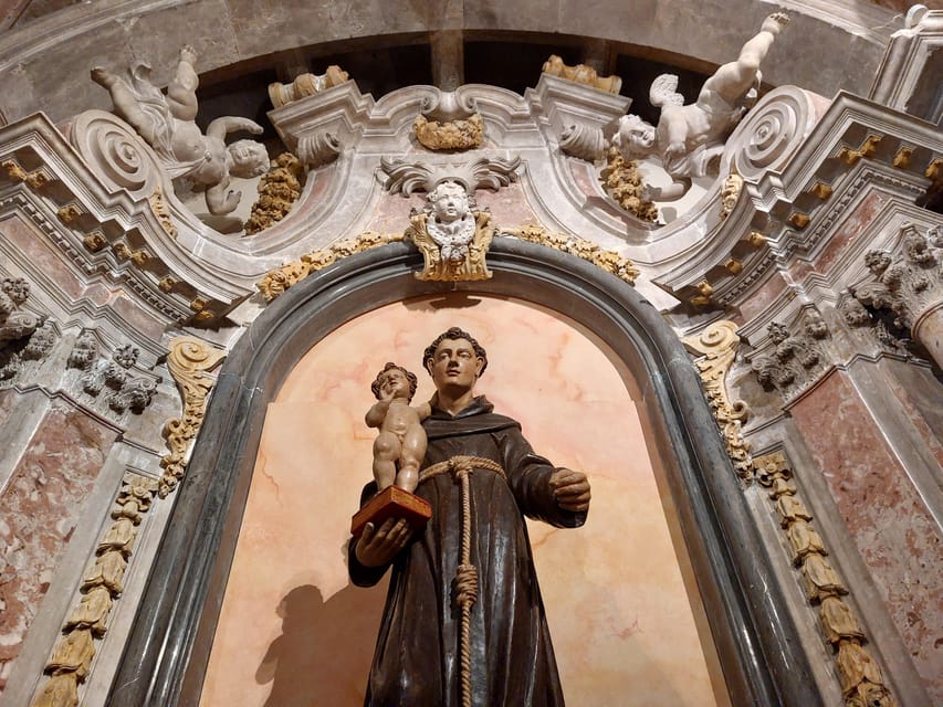 Lisbon: Entry Tickets to Mosteiro de São Vicente de Fora - La Fontaine fables on glazed tile panels: the story panel you’ll remember