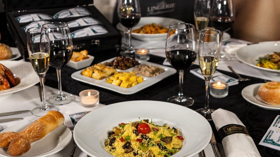 Lisbon: Erotic Cabaret Show and Dinner - Who this tour suits best in Lisbon