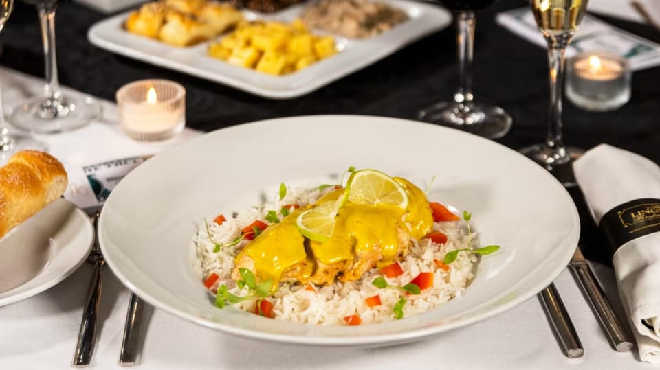 Lisbon: Erotic Cabaret Show and Dinner - Should you book this Lisbon erotic cabaret and dinner?