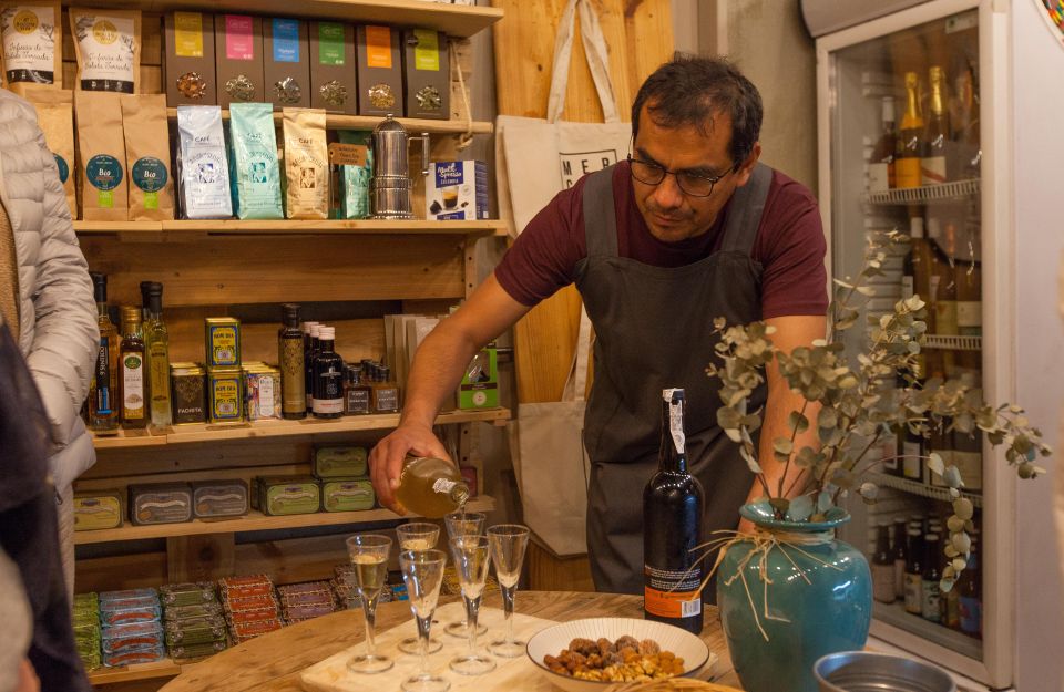 Lisbon: Evening Local Food Crawl with Drink Pairings - Key things to know before you go