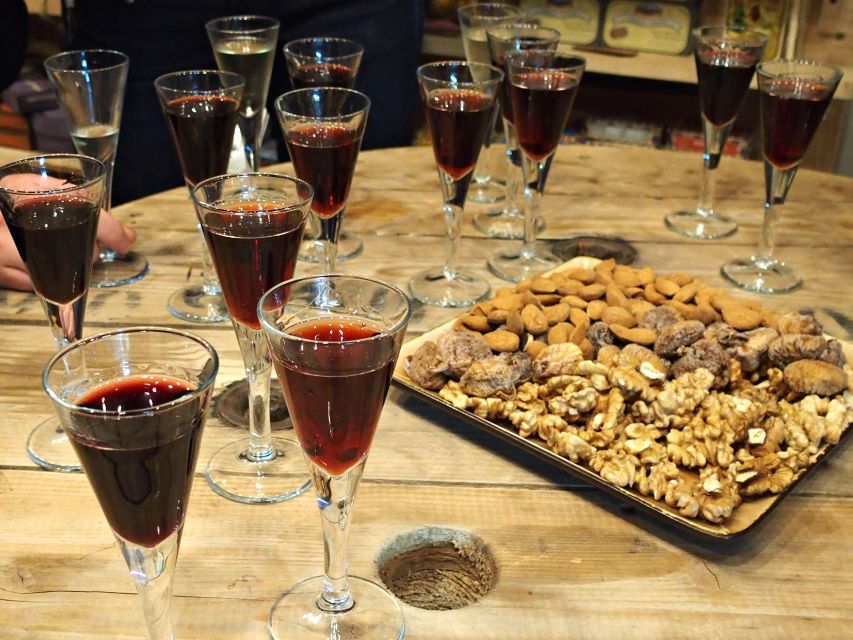 Lisbon: Evening Local Food Crawl with Drink Pairings - Portuguese cheeses and wine pairings: what you learn while you taste