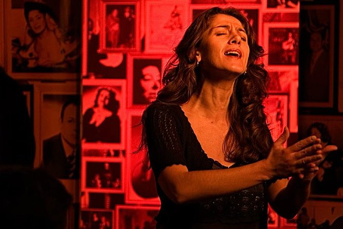 Lisbon Fado Experience: Walking Tour, Dinner and Live Music Show - The Santa Luzia Start: Hills, History, and That First Lisbon View