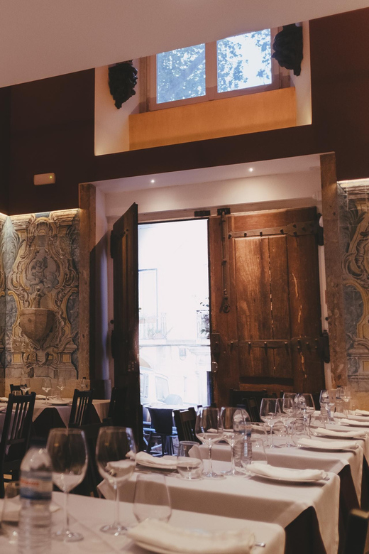 Lisbon: Fado Night with Dinner in a Typical Fado House - Small Gotchas (So You Don’t Get Annoyed)