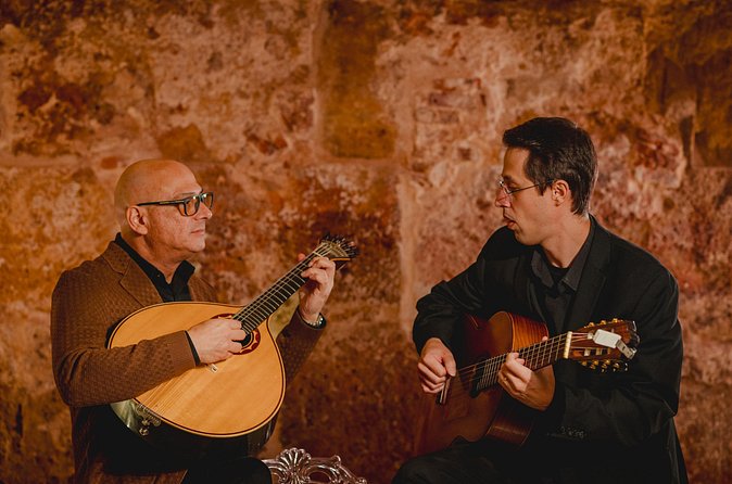 Lisbon: Fado Show With Wine and History - Seating, Audio, and the Enter-If-You-Can Find-It Factor