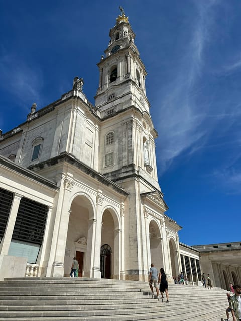 Lisbon: Fátima & Holy Eucaristy Miracle Relic, Spiritual Day - Santarém: the 1247 Eucharistic Miracle sanctuary moment