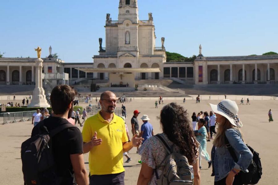 Lisbon: Fátima Sanctuary & Little Shepherds' Village - The Sanctuary of Our Lady of Fátima: where silence becomes part of the visit
