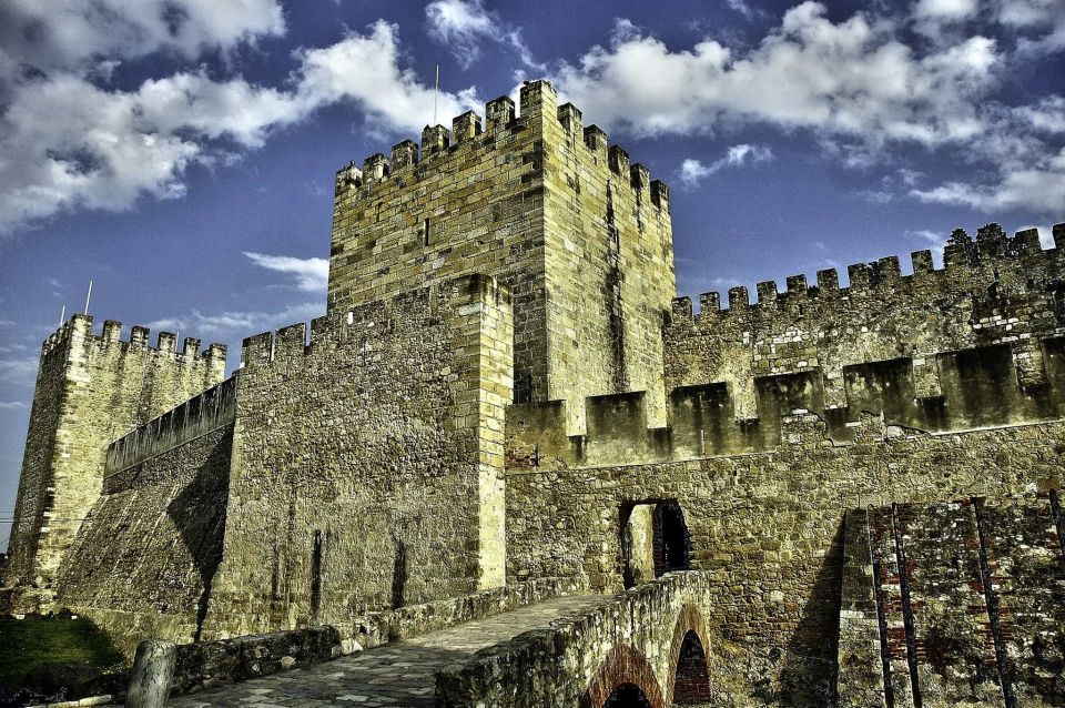 Lisbon: Full-Day City Tour with Cable Car Ride - Sé de Lisboa and São Jorge Castle: medieval Lisbon from the hilltop