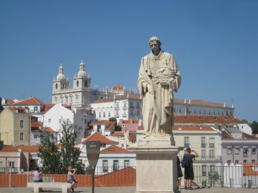 Lisbon: Full-Day Small-Group City Tour with Hotel Pickup - How Hotel Pickup, Small-Group Size, and Air-Conditioned Transport Change the Day