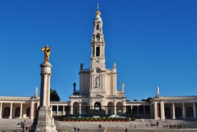 Lisbon: Full Day Tour to Fátima, Batalha, Nazaré and Óbidos - Fátima’s sanctuary: what you’ll actually see (and why it matters)