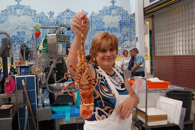 Lisbon Getaway: Private Arrábida Wine & Food Tour - Mercado do Livramento in Setúbal: cheese first, then the seafood chaos (in a good way)