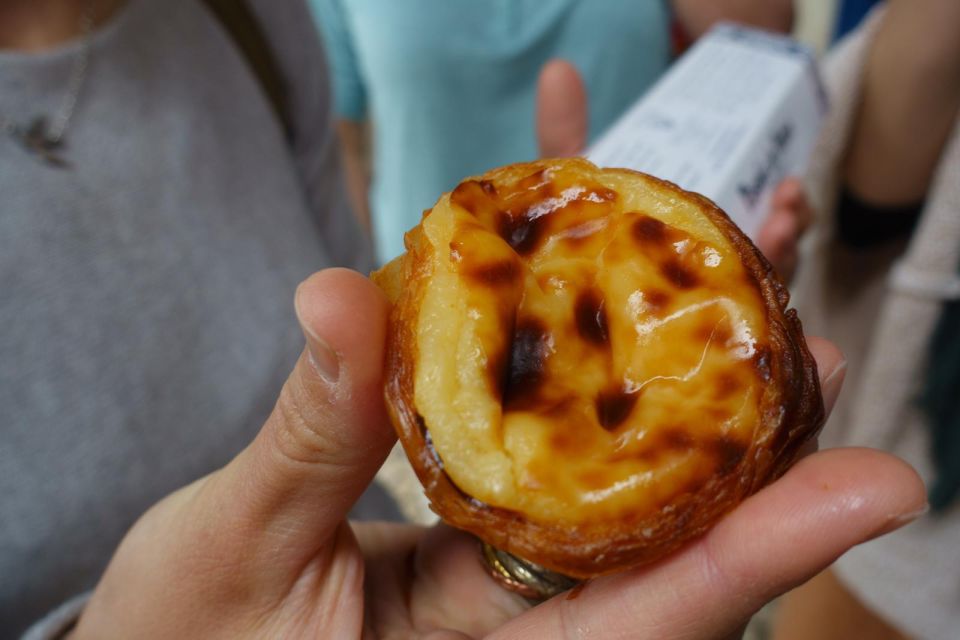 Lisbon: Guided Food and Wine Tasting Tour - Ginjinha Popular and Ginjinha Sem Rival: the sweet cherry warm-up