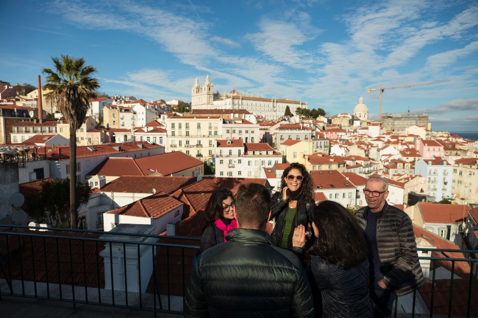 Lisbon: Half-Day Private Guided Tuk-Tuk Tour - Toward the Tagus and into central Lisbon