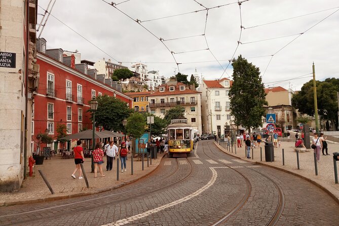 Lisbon Highlights - Private Tour with Van and Local Guide - Alfama: the lanes, the stories, and the time to look