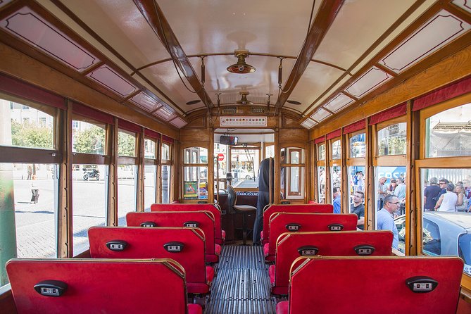Lisbon Hills Red Tram by Tram 28 route - Timing, Crowds, and When the City Gets Messy