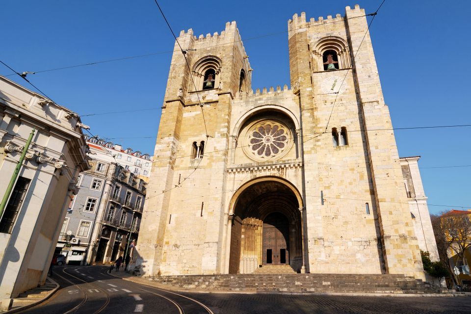 Lisbon: Hills Red Tram Tour by Tram 28 Route 24-Hour Ticket - Key highlights at a glance