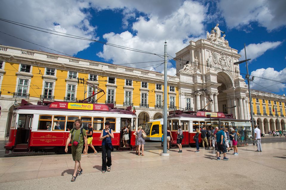Lisbon: Hills Red Tram Tour by Tram 28 Route 24-Hour Ticket - How the Hills Red Tram tour is set up (and why that matters)