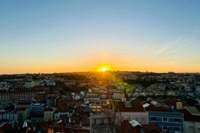 Lisbon Historic City Tour by Tuk-Tuk - Getting Oriented: Lisbon Cathedral to Alfama’s Miradouros