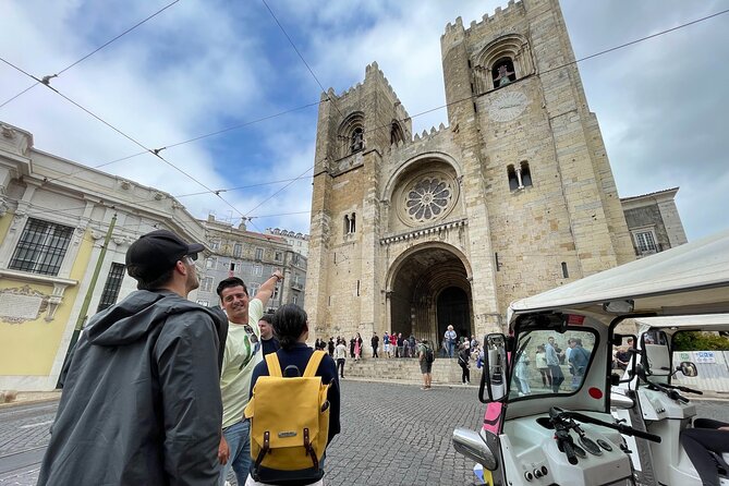 Lisbon Historical Downtown Private Tour - Meeting in Praça da Figueira and getting around smart