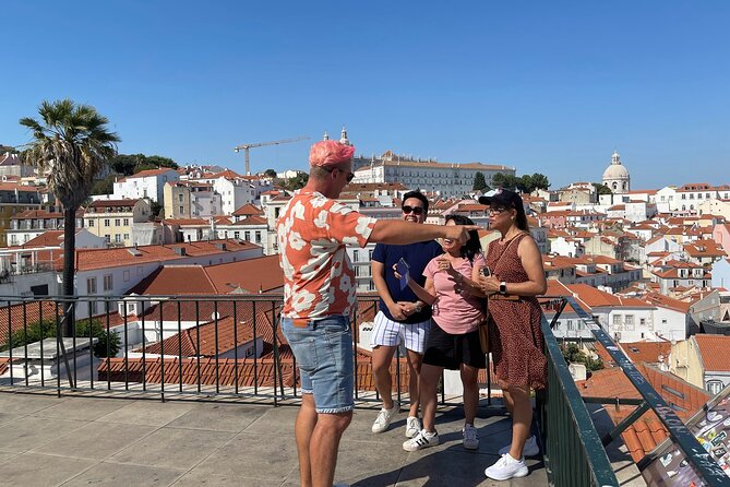 Lisbon Historical Downtown Private Tour - Bairro Alto and São Pedro de Alcântara: viewpoint-to-neighborhood flow