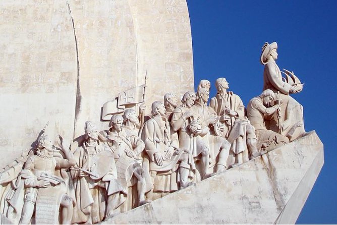 Lisbon in One Day Historic Small-Group Tour - The view starts early: Miradouro das Portas do Sol