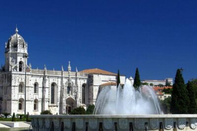 Lisbon in One Day Historic Small-Group Tour - Pickup, start time, and why the meeting point actually helps