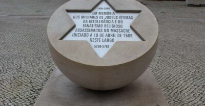 Lisbon: Jewish History in Portugal Guided Walking Tour - Alfama and the hill-walk reality of daily life